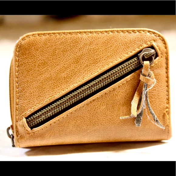 Hand Wallet from New Zealand - Picture 2 of 5